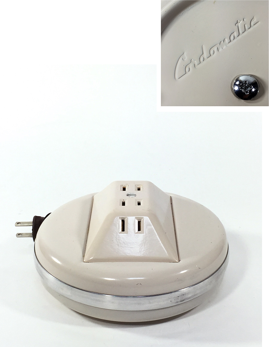 画像1: 1950-60's "Cordomatic" 4-Outlet Cord Reel (1)