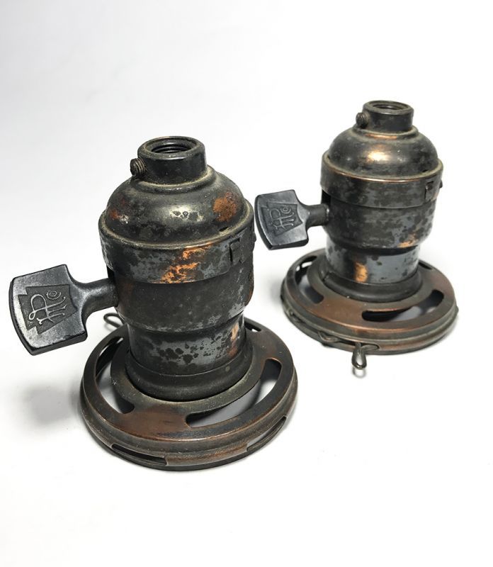 画像1: 1900〜1910's【H.T.Paiste Co.】2-Lamp Sockets (1)