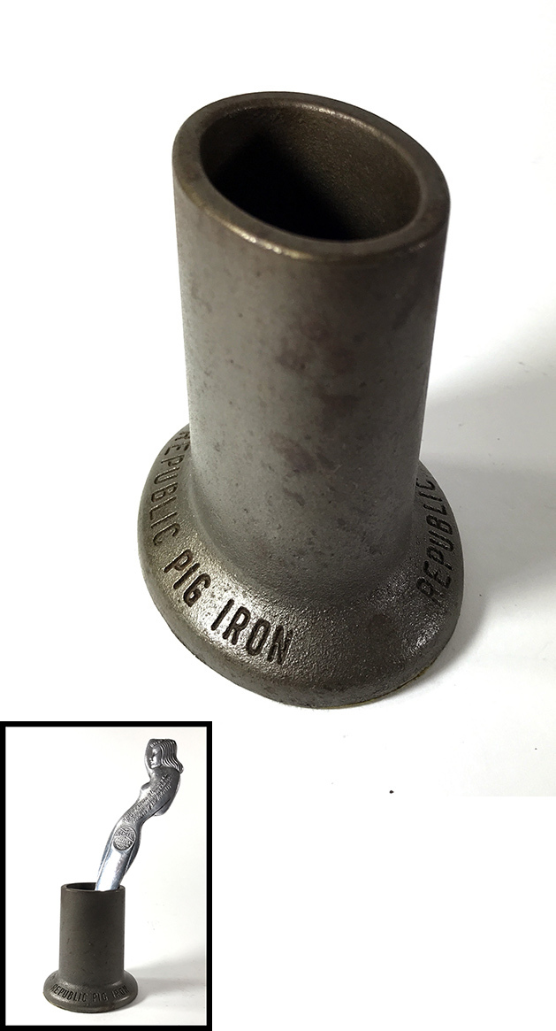 画像1: 1940's "Republic Pig Iron" Pen Stand (1)