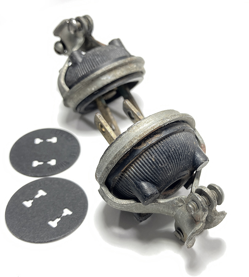 画像1: 1930-40's "Steel×Bakelite" Electric Plug  【2個セット】 (1)