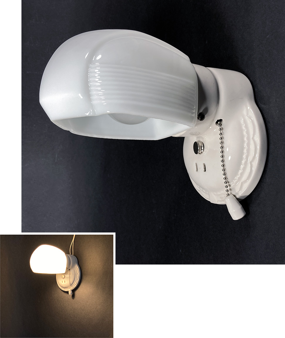 画像1: 1930-40's Art Deco Porcelain Bathroom Lamp (1)