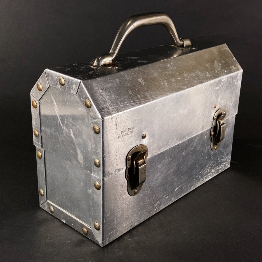 画像1: 1930's "Riveted Aluminum" Lunchbox (1)