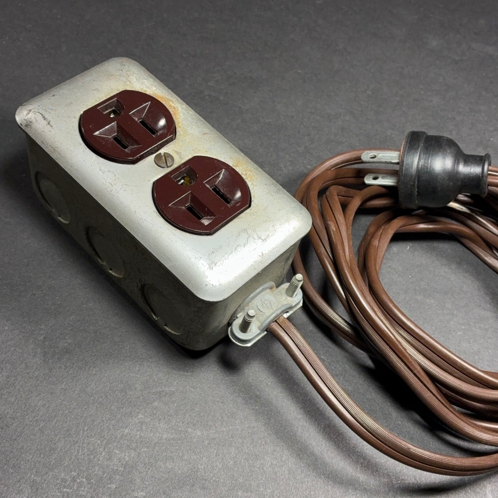 画像1: 1950-60's "Extension Cord" Steel 2-Outlet (1)