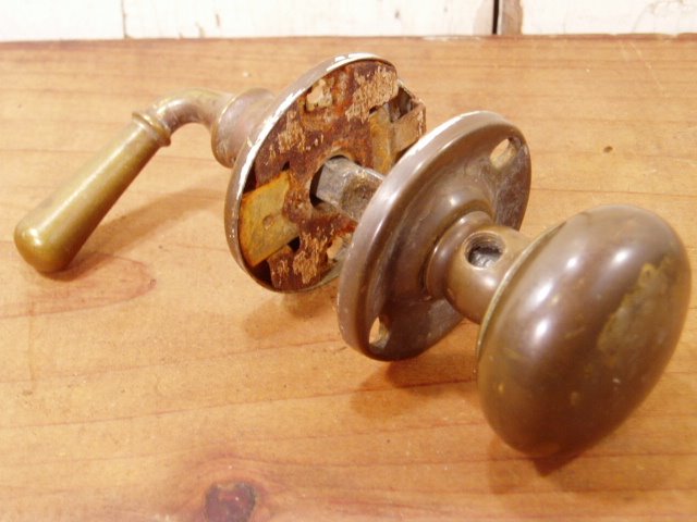画像1: ビンテージ 真鍮製 ドアノブ (1)